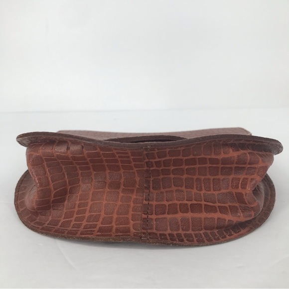 Leather Vintage Handbag with Modern Crossbody Chain - Picture 10 of 15